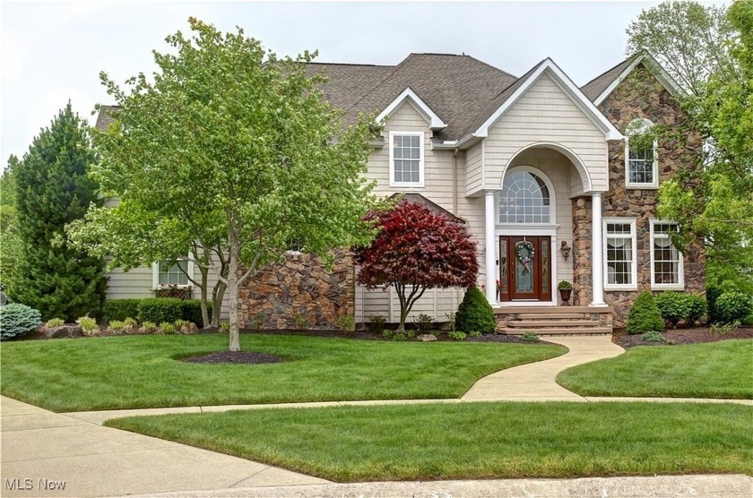 Welcome to 31919 Fieldstone Circle - A Rare Gem in Avon Lake! - Beach Home for sale in Avon Lake, Ohio on Beachhouse.com