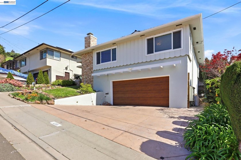 Beautifully updated home in the desirable Bay-O-Vista - Beach Home for sale in San Leandro, California on Beachhouse.com
