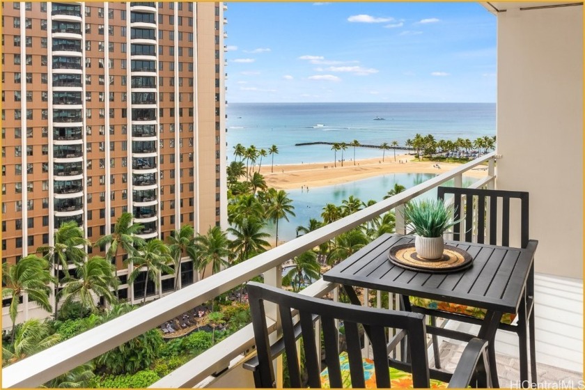 Legal Short term rental unit-Discover the beauty of oceanfront - Beach Condo for sale in Honolulu, Hawaii on Beachhouse.com