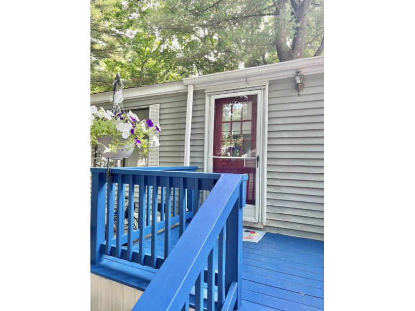 YEAR ROUND  Affordable living . Inviting 2 bedroom, 1 bath  home - Beach Home for sale in Old Orchard Beach, Maine on Beachhouse.com