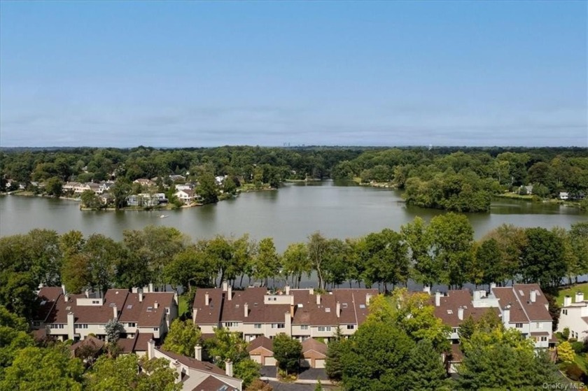 Home Sweet Waterfront Home   full waterviews of Lake Innisfree - Beach Townhome/Townhouse for sale in Eastchester, New York on Beachhouse.com