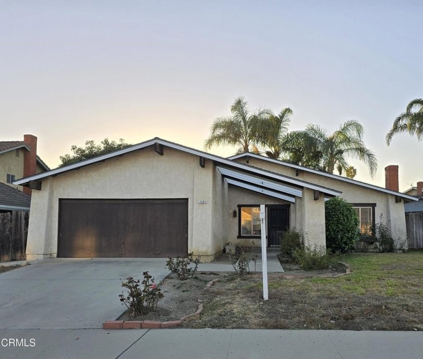 FIXER - 0pportunity here! This single story, 4 bedroom home is - Beach Home for sale in Ventura, California on Beachhouse.com