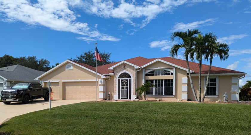 Welcome to Your New Custom Lakefront Pool Home in Upscale - Beach Home for sale in Port Saint Lucie, Florida on Beachhouse.com