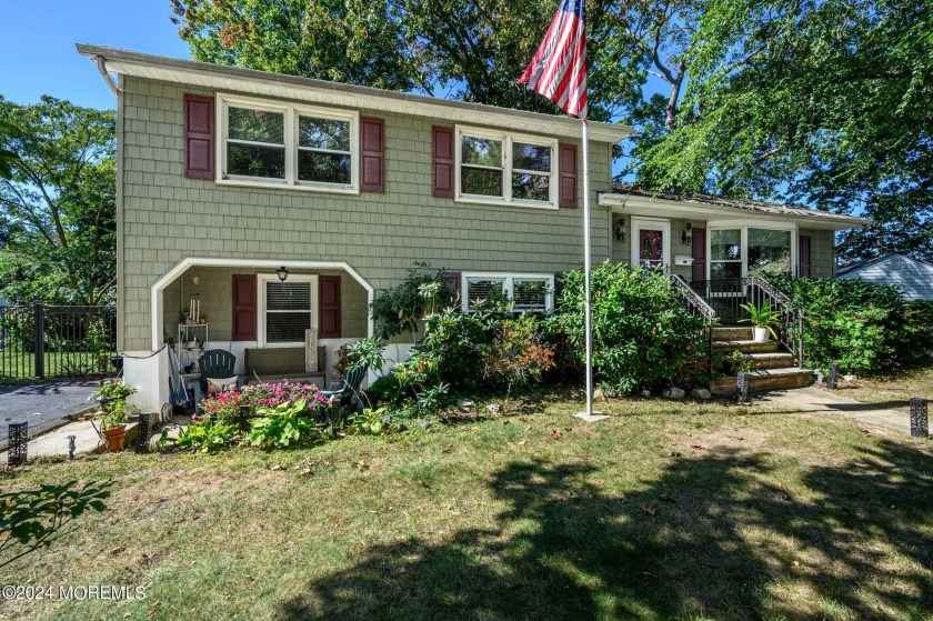 Home Sweet Home! Spacious 4 Bed 2 Bath Split with In-Law Suite - Beach Home for sale in Keyport, New Jersey on Beachhouse.com