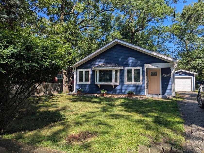 one-level living in this completely remodelled 2 bed, 2 bath - Beach Home for sale in Long Beach, Indiana on Beachhouse.com