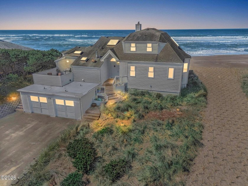 Oceanfront Contemporary in Salishan with Panoramic Views to die - Beach Home for sale in Gleneden Beach, Oregon on Beachhouse.com