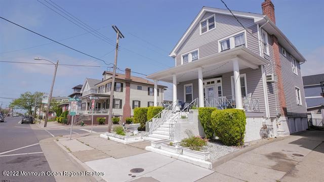 *** CHARMING IS AN UNDERSTATEMENT *** This 6 bedroom, 2.5 - Beach Home for sale in Ventnor City, New Jersey on Beachhouse.com