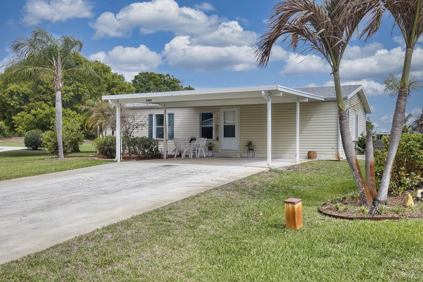 Move in ready, 2 bedroom, 2 bath home featuring a desirable - Beach Home for sale in Port Saint Lucie, Florida on Beachhouse.com