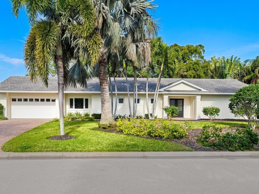 This move-in ready three-bedroom, three-bath home with office - Beach Home for sale in Sarasota, Florida on Beachhouse.com