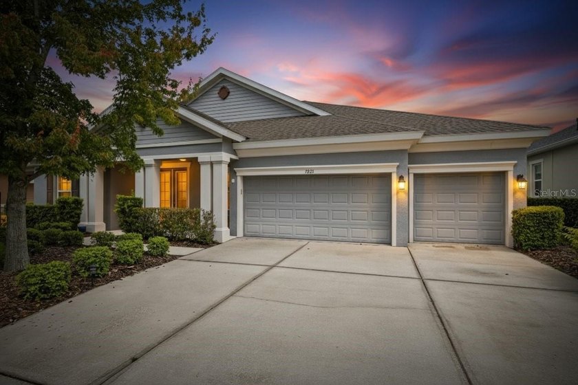 Under contract-accepting backup offers. 7223 Bowspirit Place | 4 - Beach Home for sale in Apollo Beach, Florida on Beachhouse.com