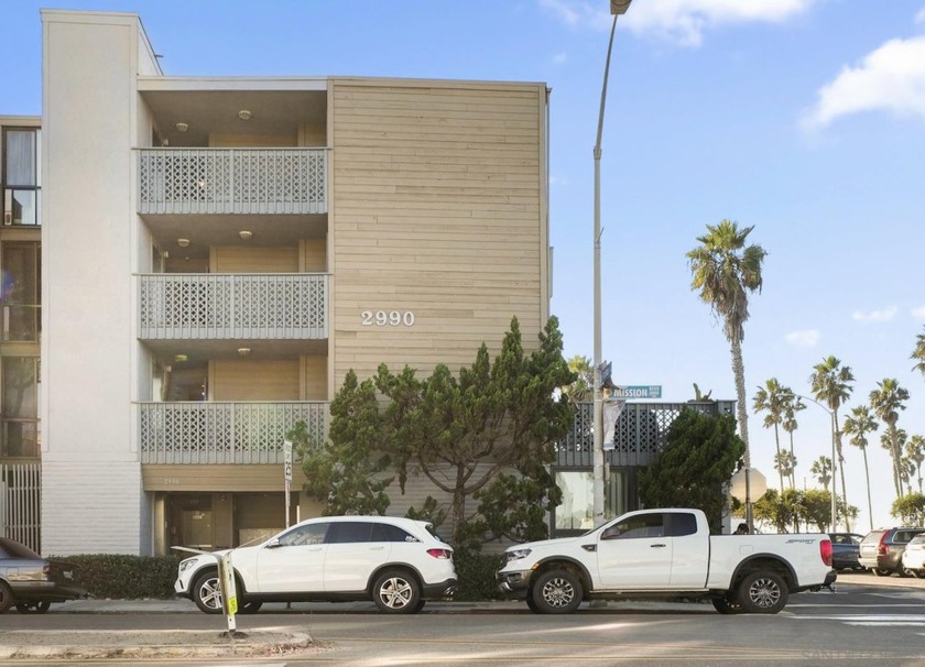 Come tour this wonderful South Mission Beach Condo! Nestled in - Beach Home for sale in San Diego, California on Beachhouse.com