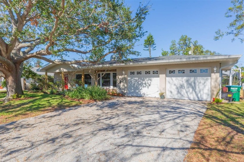 Welcome home! Here's your chance to own a property in the - Beach Home for sale in Seminole, Florida on Beachhouse.com