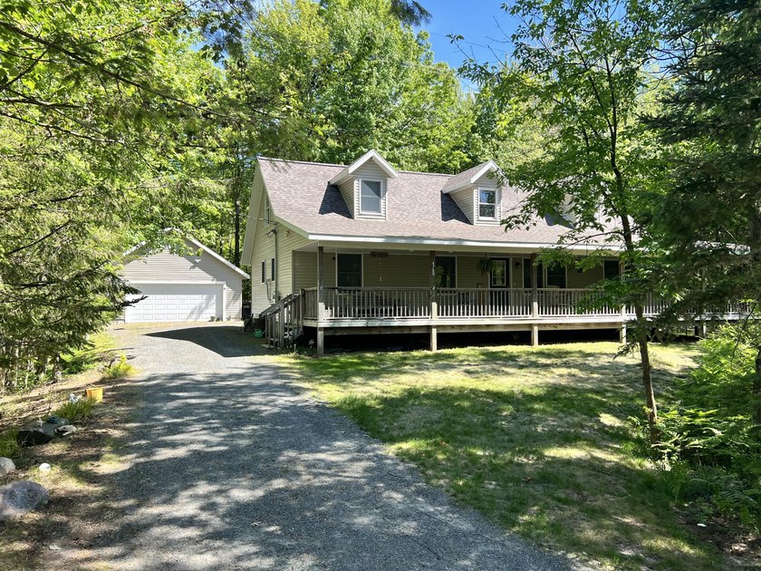 Deeded Lake Michigan access! Enjoy sandy beaches and - Beach Home for sale in Mears, Michigan on Beachhouse.com