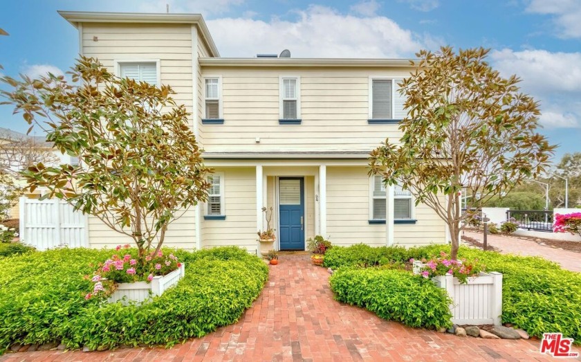 The seller is very motivated. BRING ALL OFFERS! This is the one - Beach Townhome/Townhouse for sale in Redondo Beach, California on Beachhouse.com