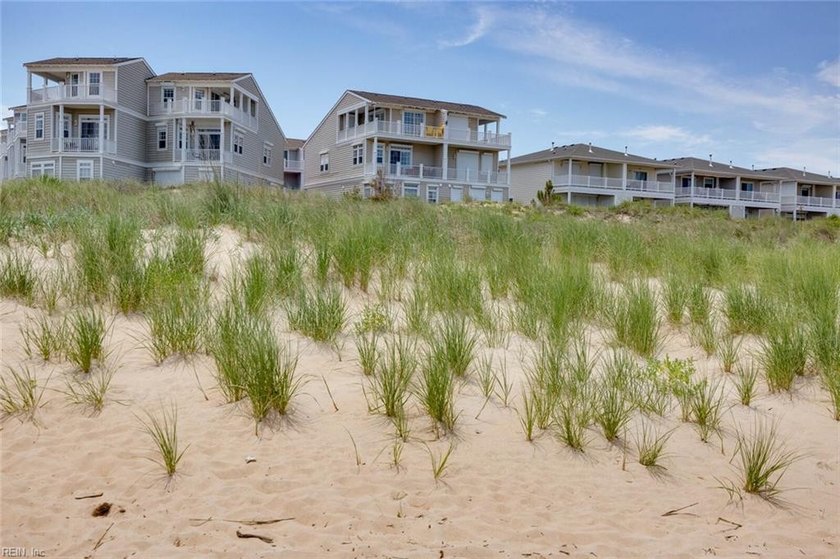 Stunning panoramic bay views take center stage in this beautiful - Beach Townhome/Townhouse for sale in Norfolk, Virginia on Beachhouse.com