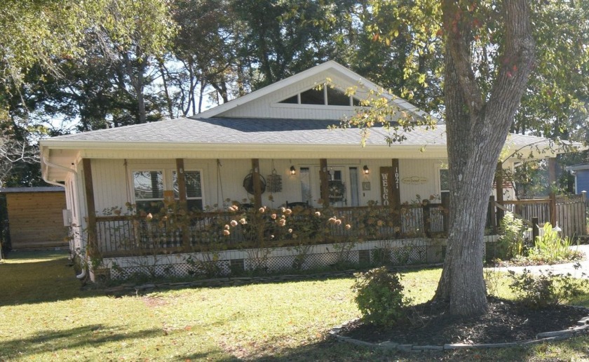 Looking for that dream oasis in the coveted seaside community of - Beach Home for sale in Surfside Beach, South Carolina on Beachhouse.com