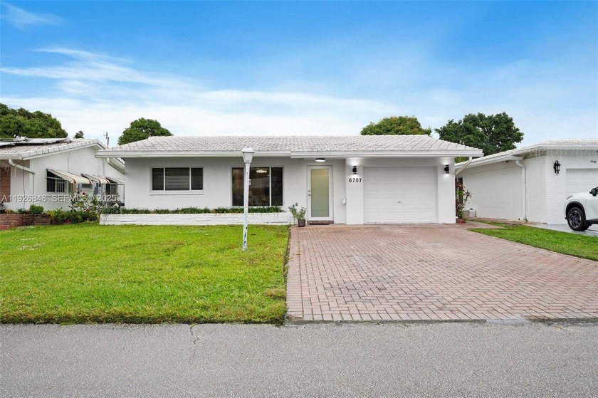 Renovated and Move In Ready 2 Bedroom/ 2 Bath Home in the 55+ - Beach Home for sale in Tamarac, Florida on Beachhouse.com