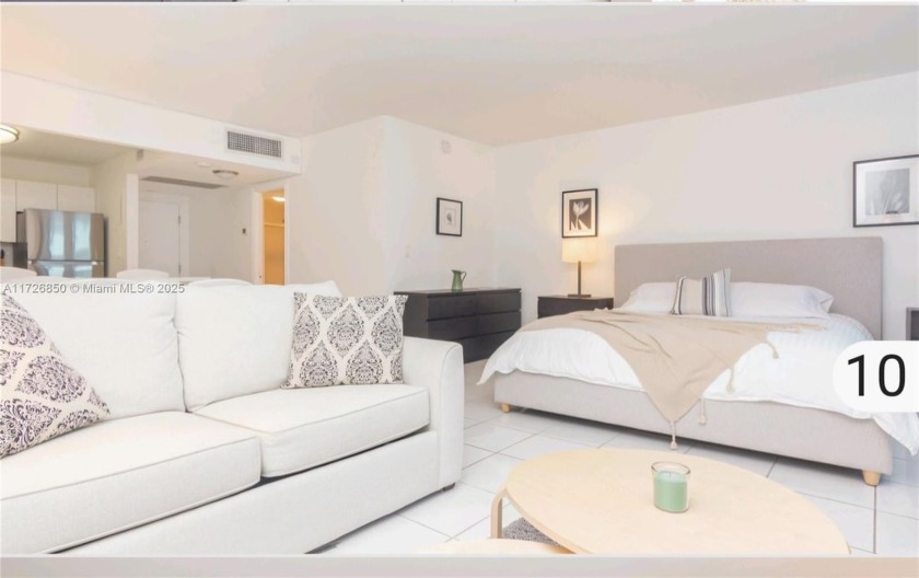 DON'T MISS THIS BRIGHT, AIRY LARGE STUDIO WITH OCEAN VIEWS - Beach Condo for sale in Miami Beach, Florida on Beachhouse.com