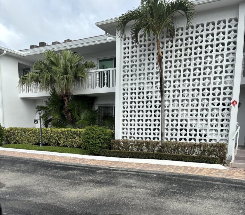 VERY DESIRABLE AREA IN SOUTH PALM BEACH JUST ACROSS THE STREET - Beach Condo for sale in South Palm Beach, Florida on Beachhouse.com