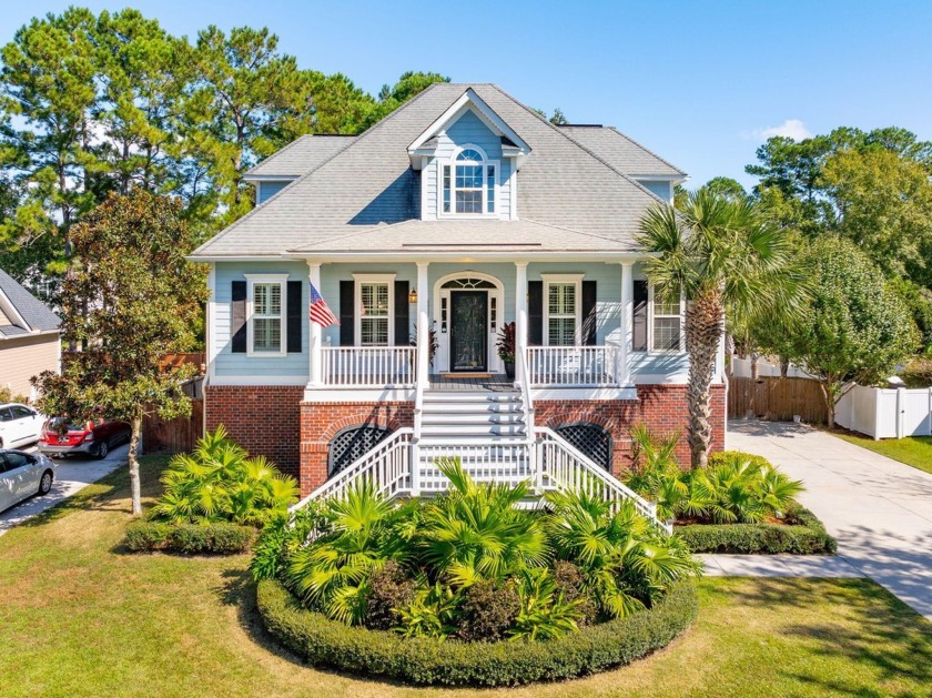 Stunning NEWLY RENOVATED  5-Bedroom, 4.5-Bath home with BOAT - Beach Home for sale in Wando, South Carolina on Beachhouse.com