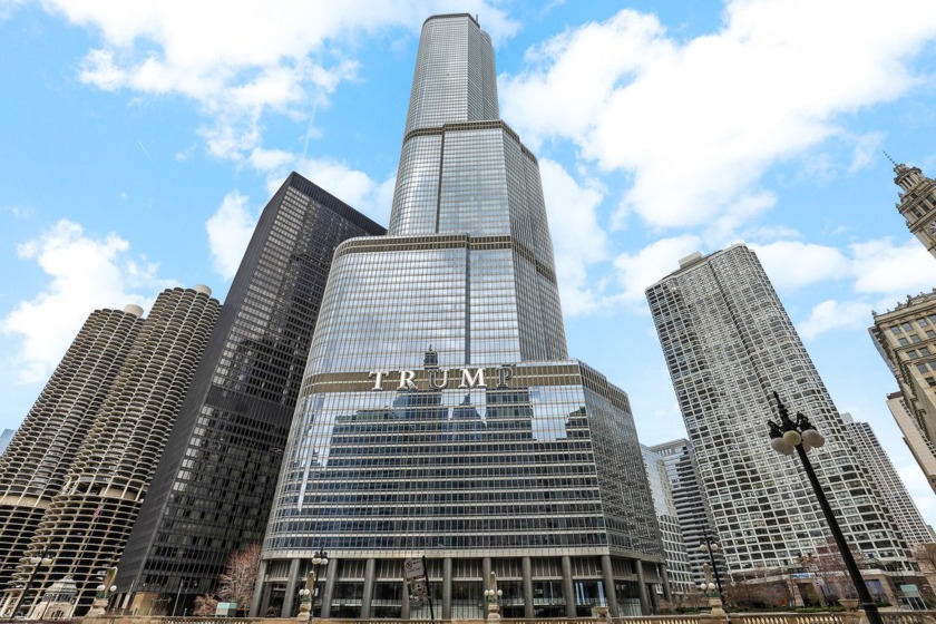 EXCEPTIONAL 3 bedroom + den/3.5 Bath. Residences at Trump Tower: - Beach Home for sale in Chicago, Illinois on Beachhouse.com