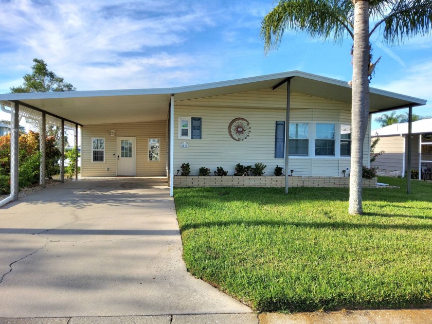 Welcome to the Colony Cove community in Ellenton, Florida, where - Beach Home for sale in Ellenton, Florida on Beachhouse.com