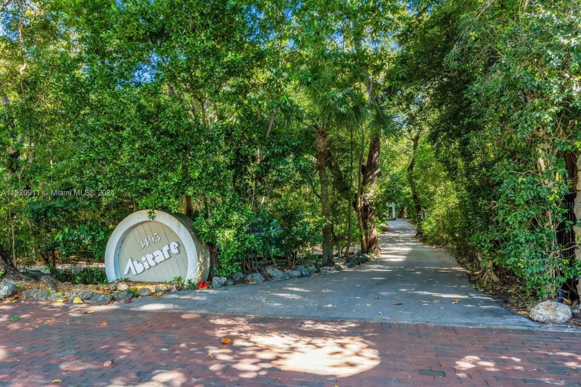 Magical townhome in Abitare, an ultra-private guard-gated - Beach Townhome/Townhouse for sale in Coconut Grove, Florida on Beachhouse.com