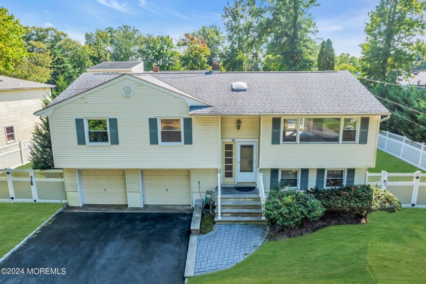 Home sweet home! Come and see this bright bi level on a quiet - Beach Home for sale in Ocean Township, New Jersey on Beachhouse.com