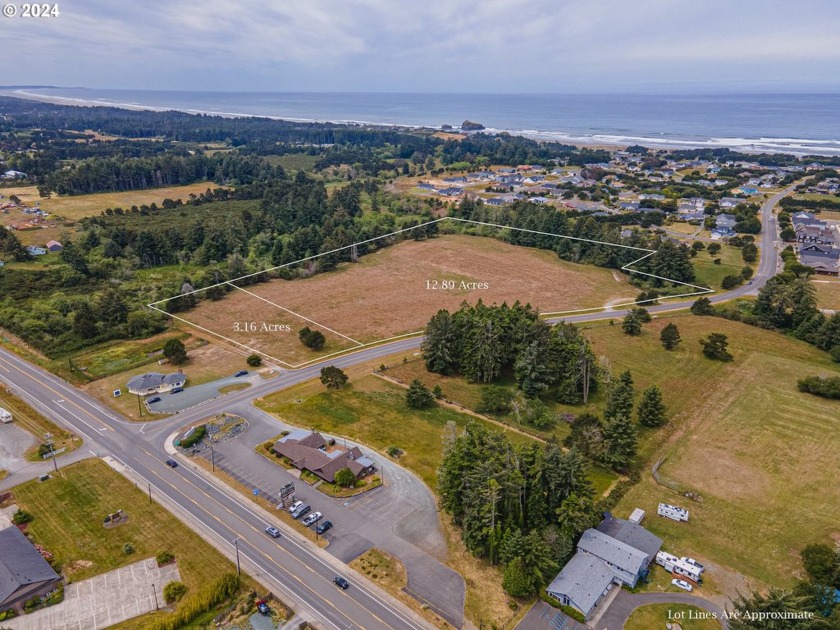 Located approximately 1 mile south of Bandon City center, two - Beach Home for sale in Bandon, Oregon on Beachhouse.com