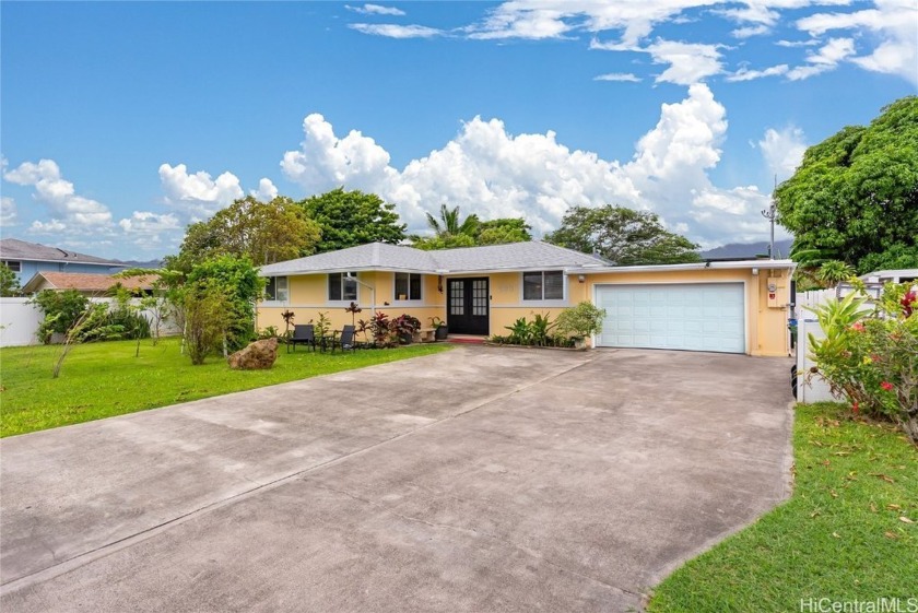 Experience the perfect blend of comfort and serenity in this - Beach Home for sale in Kailua, Hawaii on Beachhouse.com