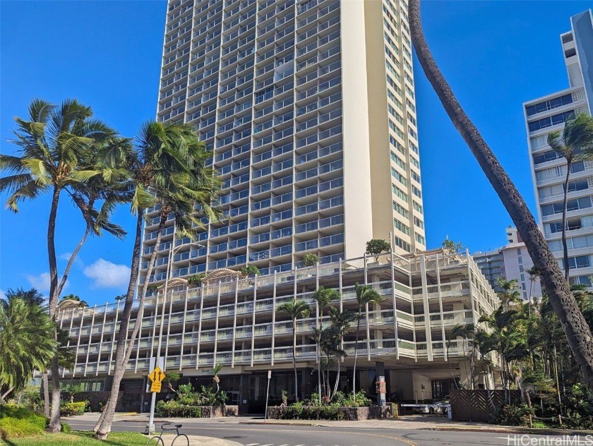 Whether you're seeking a SHORT-TERM rental investment property - Beach Condo for sale in Honolulu, Hawaii on Beachhouse.com