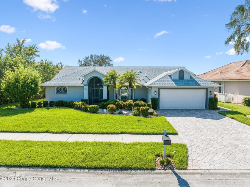 Just minutes from shopping, this 3 bedroom, 2 bath home has - Beach Home for sale in Melbourne, Florida on Beachhouse.com