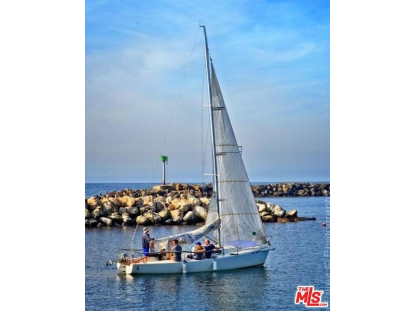 The seller is very motivated. BRING ALL OFFERS! Completely - Beach Condo for sale in Redondo Beach, California on Beachhouse.com