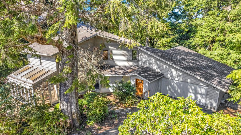 Newly remodeled 5 Bedroom home with 4 & 1/2 bath in the - Beach Home for sale in Gleneden Beach, Oregon on Beachhouse.com