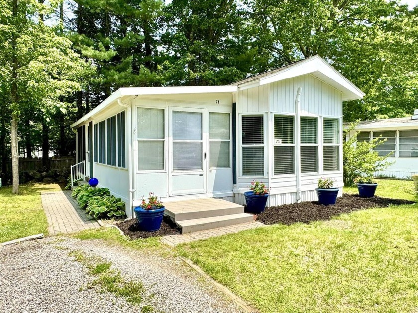 A COASTAL RETREAT OF YOUR OWN, WELCOME HOME! Welcome to this - Beach Home for sale in Wells, Maine on Beachhouse.com