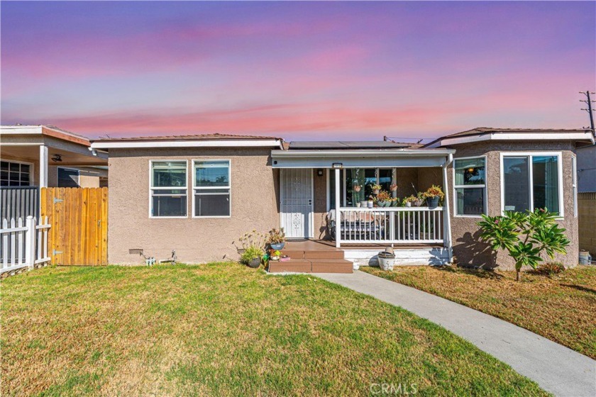 Spacious Long Beach POOL HOME! Discover the perfect blend of - Beach Home for sale in Long Beach, California on Beachhouse.com