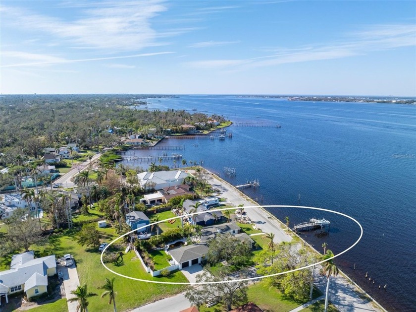 WATERFRONT PROPERTY WITH GORGEOUS FULL MANATEE RIVER VIEWS!!! - Beach Home for sale in Bradenton, Florida on Beachhouse.com