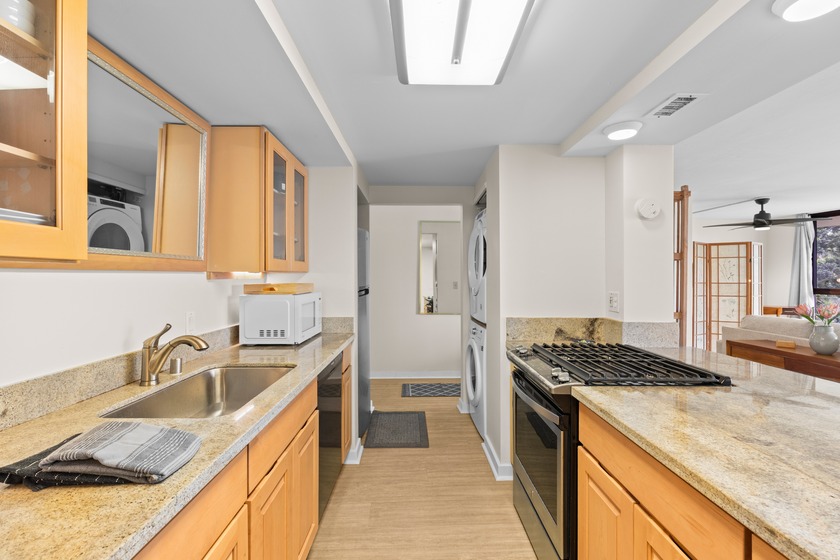 Perched on the Fifth-floor, a spacious condo with expansive - Beach Condo for sale in Hilo, Hawaii on Beachhouse.com