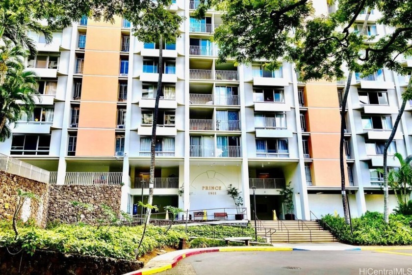 100% hurricane insurance for Queen Emma Gardens. Wonderful and - Beach Condo for sale in Honolulu, Hawaii on Beachhouse.com