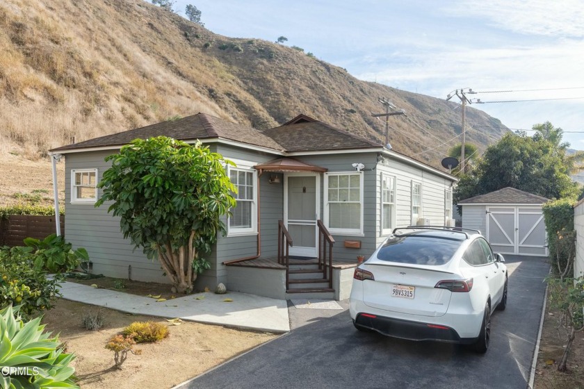 Enjoy peaceful hillside views in your own little slice of - Beach Home for sale in Ventura, California on Beachhouse.com