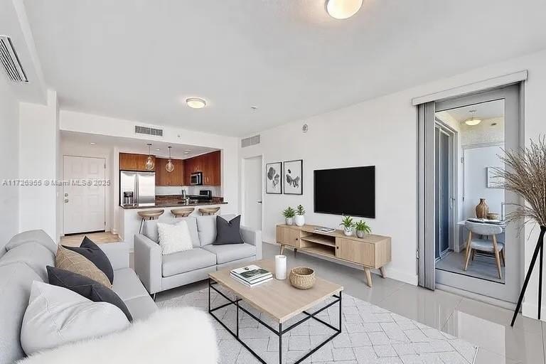 Welcome to Unit 609 at the sought-after Radius condominium! This - Beach Condo for sale in Hollywood, Florida on Beachhouse.com