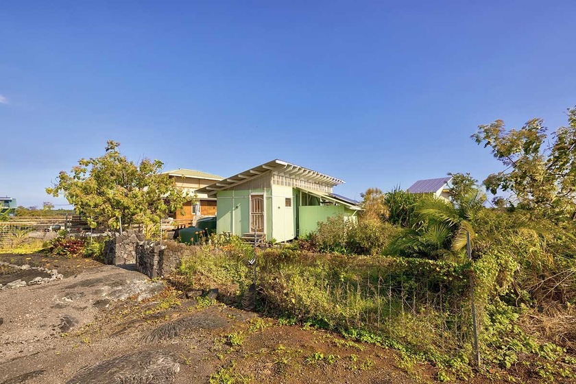 Wonderfully improved property in Kalapana Gardens featuring cozy - Beach Home for sale in Pahoa, Hawaii on Beachhouse.com