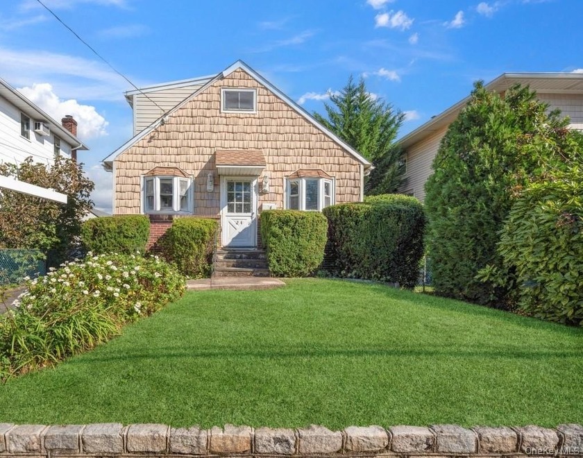 Great opportunity in the heart of Port Washington! This - Beach Home for sale in Port Washington, New York on Beachhouse.com