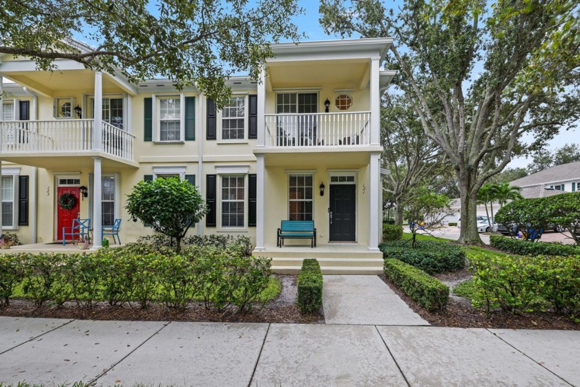 Immaculate 3BR/2.5BA end-unit townhome in the Abacoa community - Beach Townhome/Townhouse for sale in Jupiter, Florida on Beachhouse.com