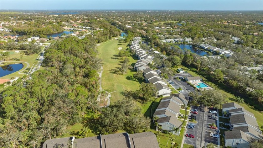 Cozy 2-bed/2-bath, open plan, condo is on the ground floor and - Beach Condo for sale in Sarasota, Florida on Beachhouse.com