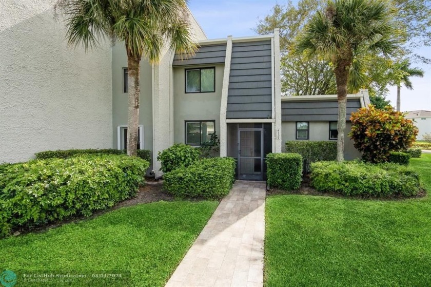 Beautiful, spacious and completely remodeled 3/2 and 1/2, corner - Beach Condo for sale in Lake Worth, Florida on Beachhouse.com