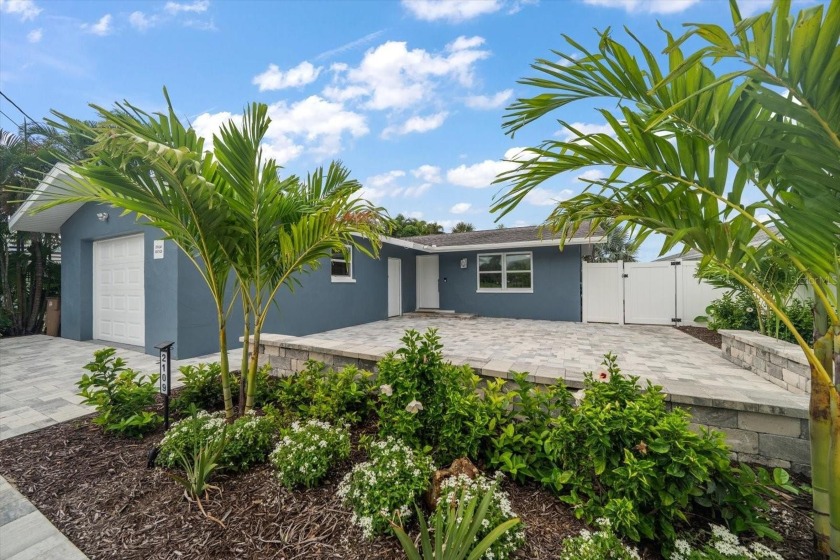 PERFECT location - exceptional value! COMPLETELY furnished - Beach Home for sale in Indian Rocks Beach, Florida on Beachhouse.com