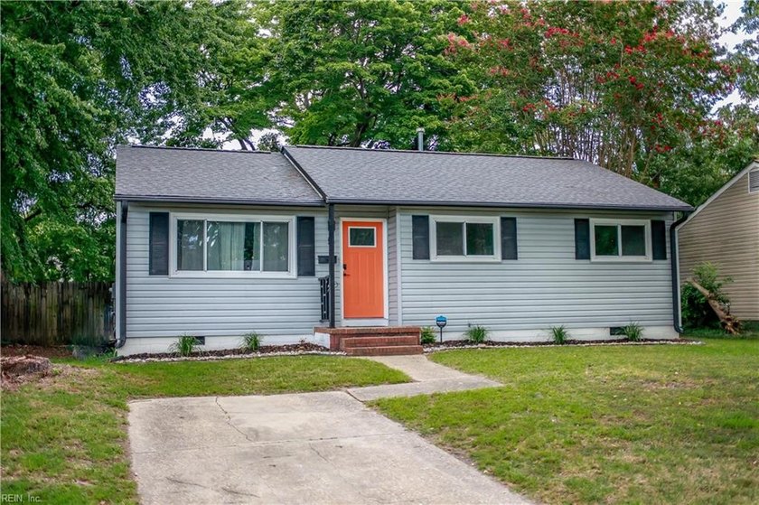 Welcome to 5 Kingslee Lane - a beautifully renovated ranch-style - Beach Home for sale in Hampton, Virginia on Beachhouse.com
