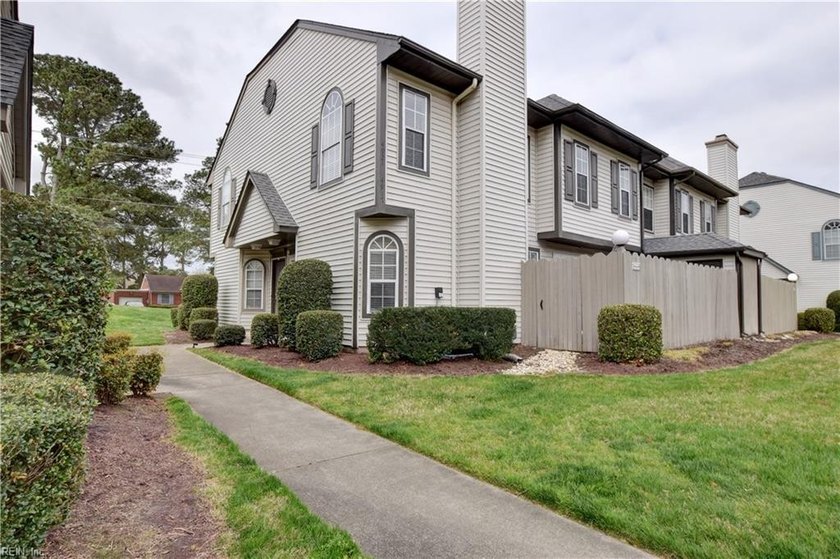 Don't miss this charming end-unit townhome in the heart of - Beach Condo for sale in Virginia Beach, Virginia on Beachhouse.com