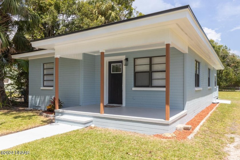 Completely remodeled home in a great location with NO HOA! This - Beach Home for sale in Daytona Beach, Florida on Beachhouse.com